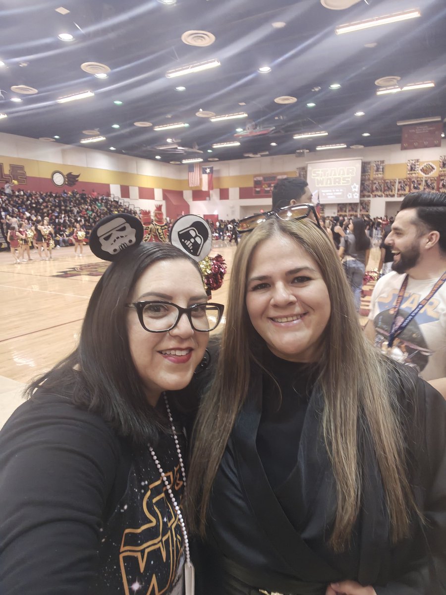DNavariz_HMS's tweet photo. So proud to be part of The Aztec Empire feeder! ❤️🖤🧡 What an amazing pep rally! Mr. Ontiveros won the "Snatch that Wig" contest! @HERNANDO_MS won the spirit stick. Thank you @edhs ! #ReadyForSTAAR https://t.co/iSUvWUahoZ