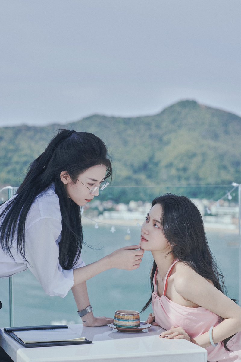 SheXSheReality tweet media