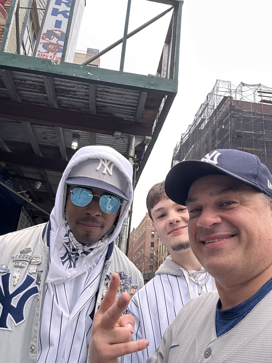 psychoyankeefan's tweet photo. A great day for Yankee baseball. Bumped in the a great dude! @Keith_McPherson https://t.co/X7GidGuRmb