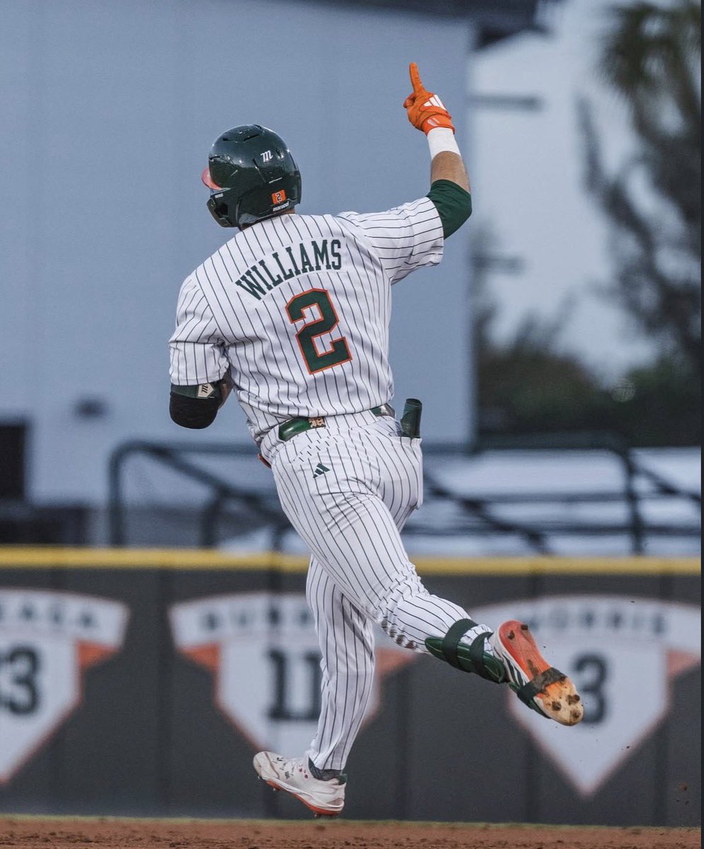 HurricanesMuse tweet media