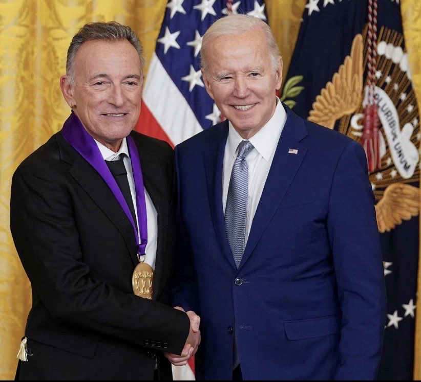 Kenholden57's tweet image. Bruce Springsteen with his buddy Obama!