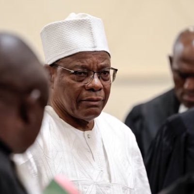 Lari Feuzeu tweet media