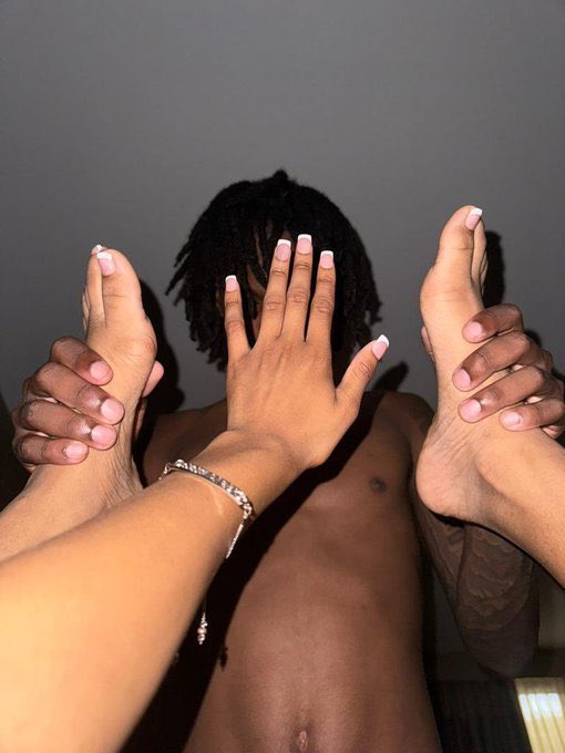 me & who tweet media