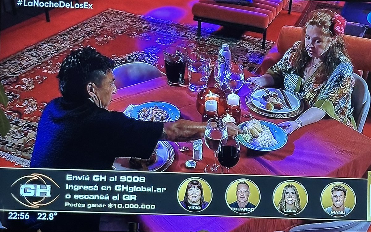 “Yo soy Elvis” 🎙 tweet media