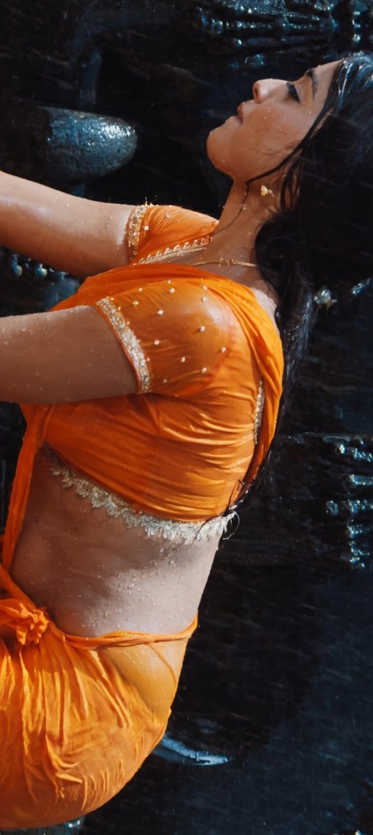 Anubama008's tweet image. #Vintage #ShriyaSaran 🥵😘

HQ