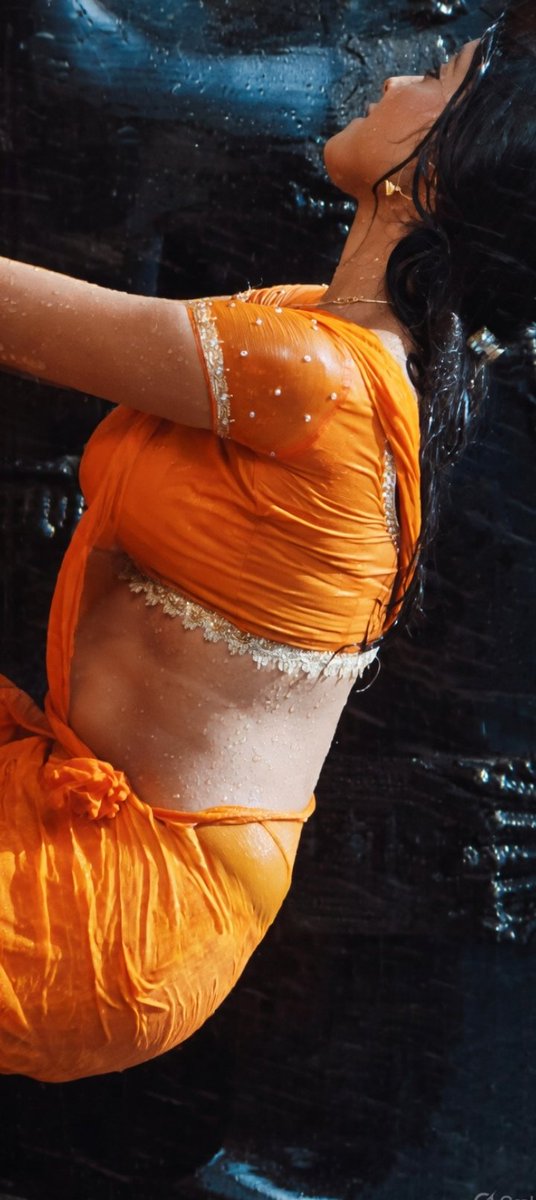 Anubama008's tweet image. #Vintage #ShriyaSaran 🥵😘

HQ