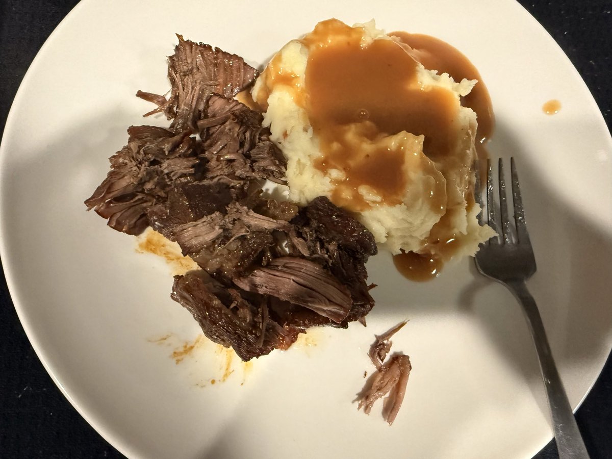 The Sara Talks tweet media