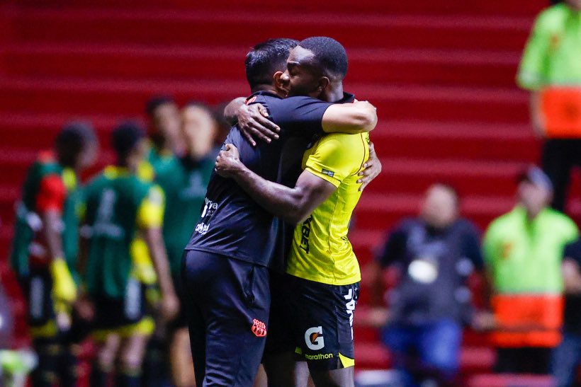santiagobucaram's tweet photo. Cuando LDU parecía cerca del empate, volvió a pegar BSC, 0-2. Gustaran más o menos las formas de Farías, pero valoremos su gran primer tiempo y aún defendiéndose en la segunda parte volvió a sumar de visitante.

Ganó en cancha de Argentinos Jrs, Botafogo y ahora en Casa Blanca. https://t.co/0tiDWm1tZm