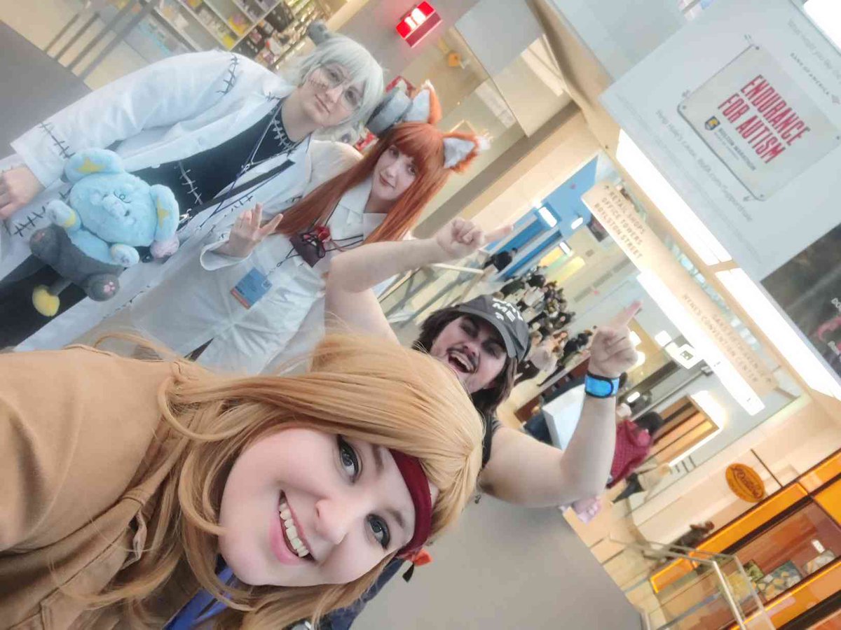 radio @ anime boston NOW! tweet media