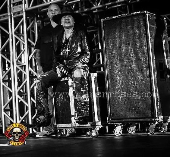 gnreternobr's tweet image. 3 de abril de 2014, @gunsnroses tocou no Pavilhão da Fiergs, Porto Alegre, RS, Brasil 🇧🇷 

📷 Kat Benzova @gunsnroses￼
#GunsNRoses #GnFnR #AxlRose
