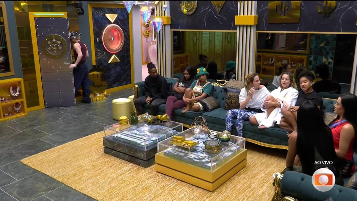 Central Reality tweet media