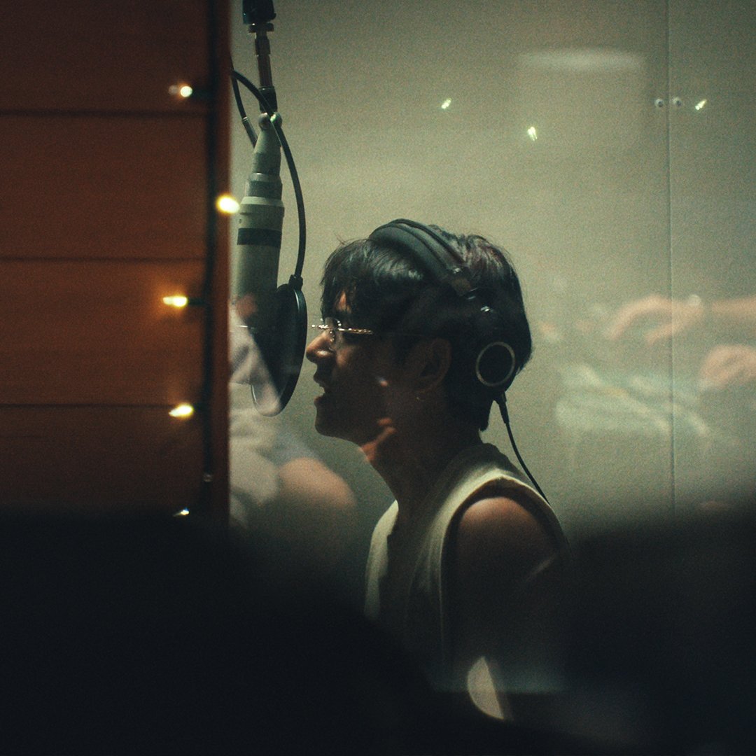 TaeKook_Radio's tweet image. Thank you @HitsRadioCanada for playing #IntoTheSun by #BTS tonight on the #GlobalPopFrenzy 

#TKRadio✨️❤️💜🫶🤝