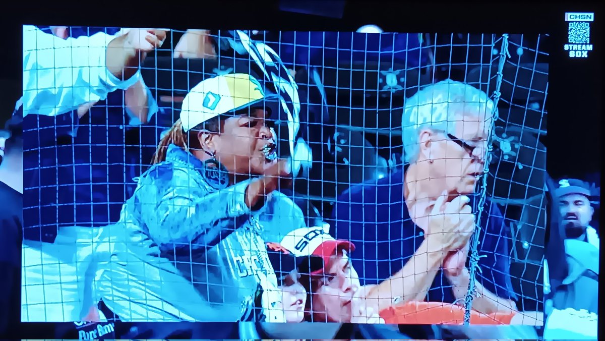TheRealSoxChic's tweet photo. @CHSN__ Thanks for showing #SoxChic some love today for the intro to today's @whitesox home opener. 🙏
story via @sidkid80 🫶
#SoxChic #WhiteSox #HomeOpener #RateField #LGWS #SoxWin https://t.co/wCXjPbFQ8i