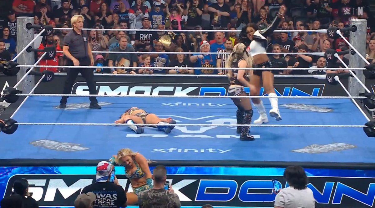 PraveVlogs tweet media