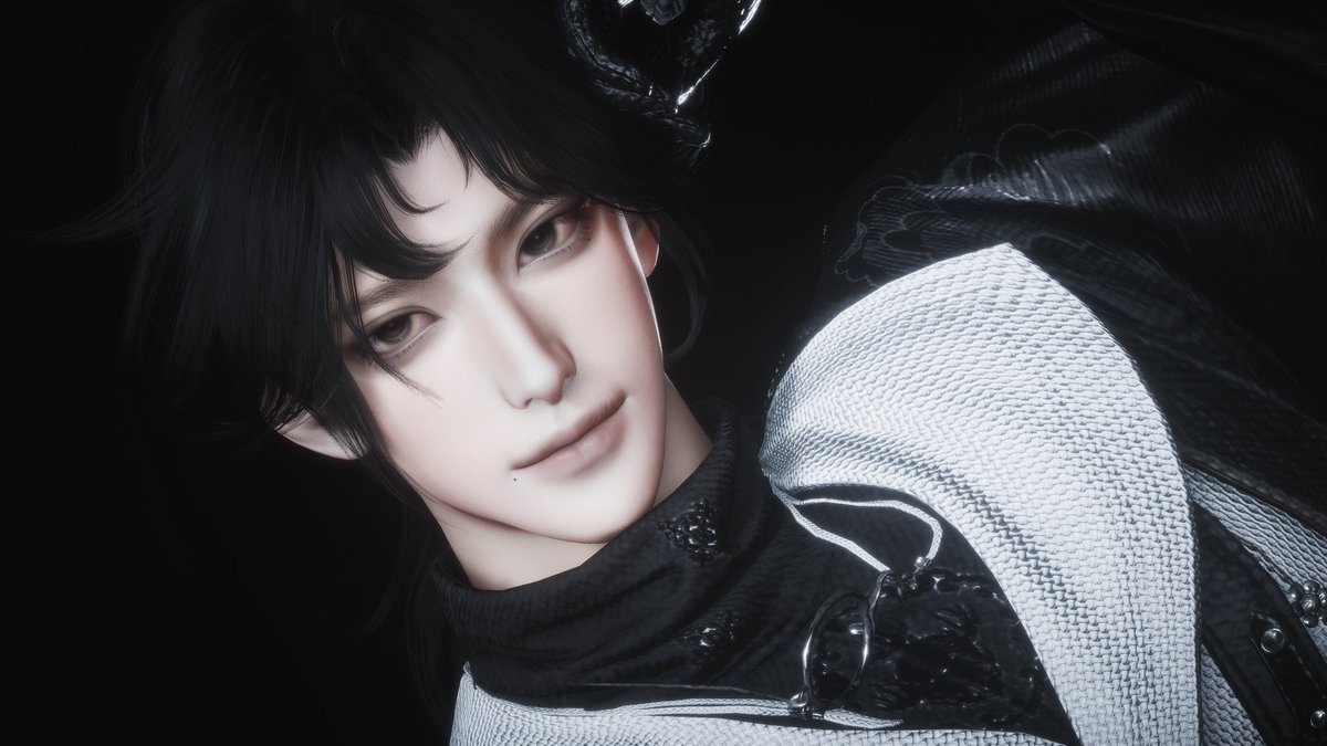 ¹⁰⁰ tweet media