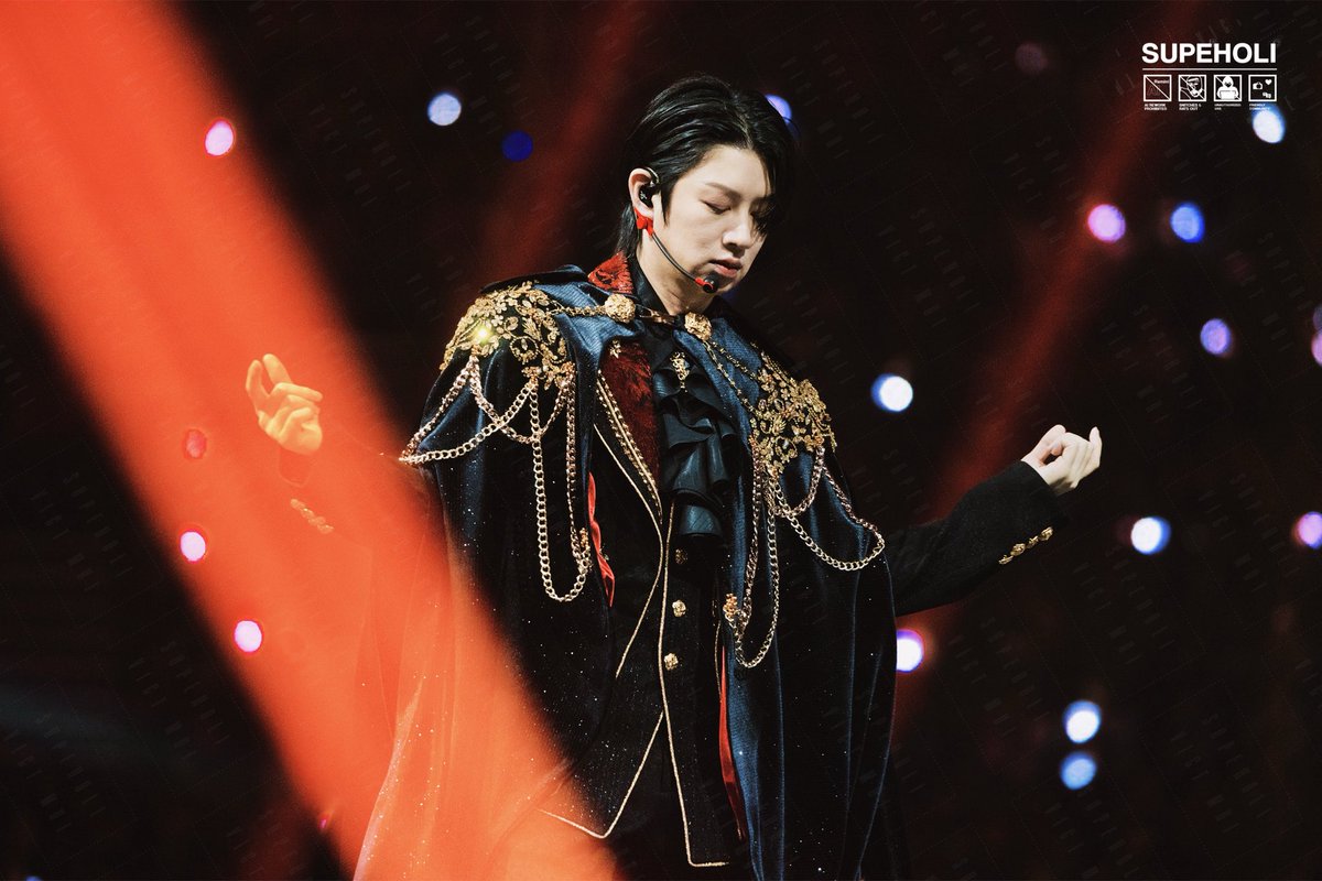 SUPEHOLi's tweet photo. 260403 김희철

Dear my Vampire King

- Preview -

#HEECHUL
#SUPERJUNIOR
#SJCOREinSeoul https://t.co/hc04UTdjnq