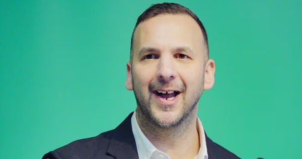 The Mirror tweet media