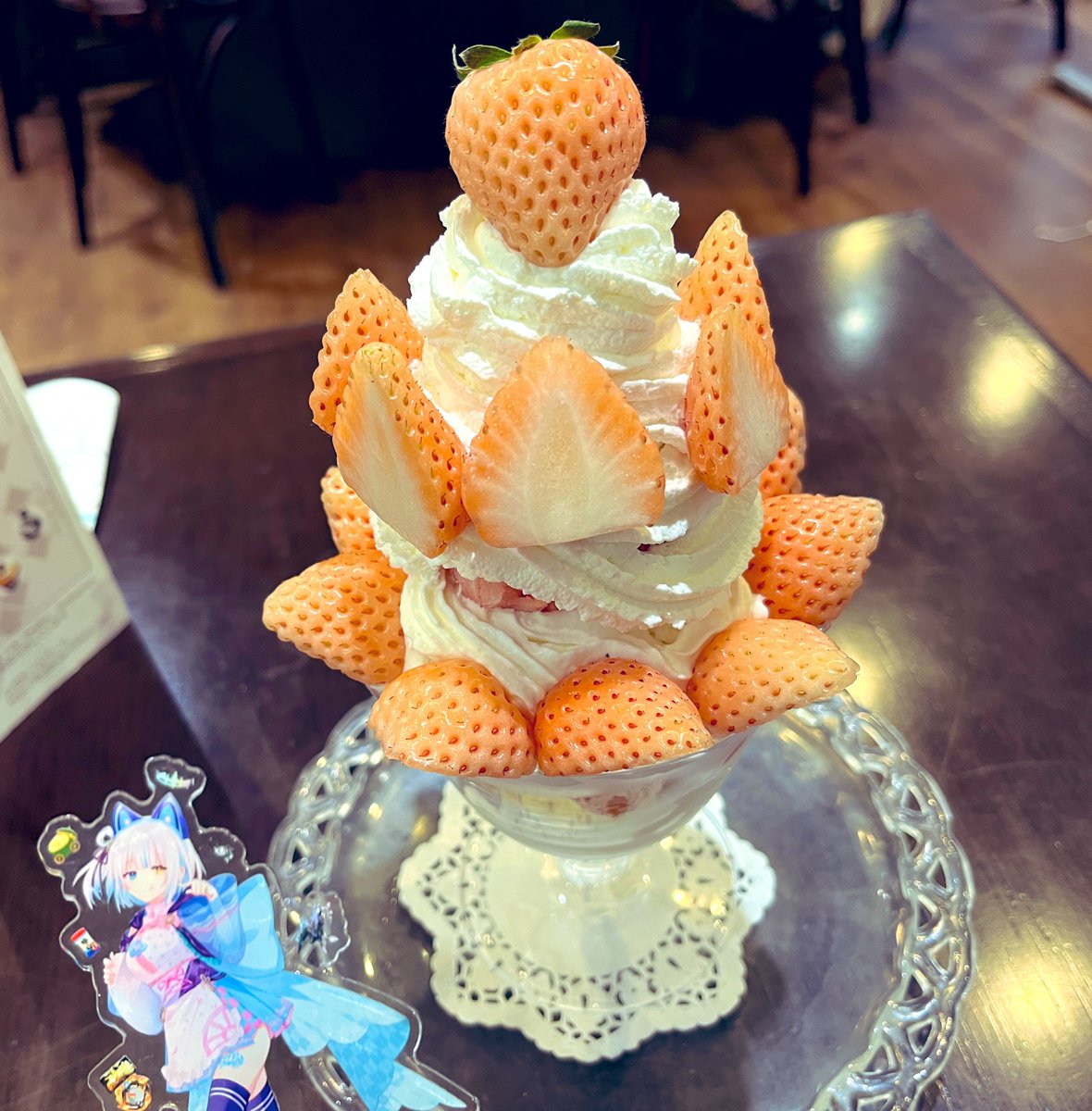 このお店は、新鮮フルーツを使ったパフェも魅力です😘
季節ごとに旬のフルーツへメニューが変わります🍓