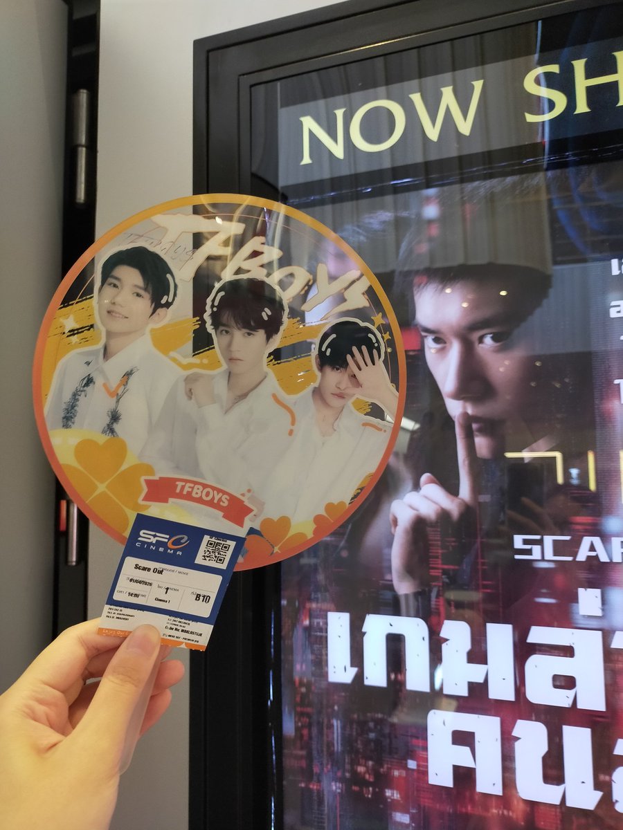Reepamon's tweet photo. ท่านเชียนคนเก่ง #อี้หยางเชียนซี
ในหนังเรื่อง《惊蛰无声》"Scare Out" 

เชียนเชียนเก่งมาก สุดยอดมาก 
แสดงดีมากเลย~ ประทับใจการแสดงของเชียนมาก ❤️❤️❤️

ดีใจมากที่เรื่องนี้เข้าโรงในไทย
หนังสนุกมาก เพลงเพราะมาก

#เกมล่าทรชนคนล่าคน
#ScareOut #惊蛰无声
#YiYangQianXi #易烊千玺
#JacksonYee https://t.co/wWx6iKZIL1