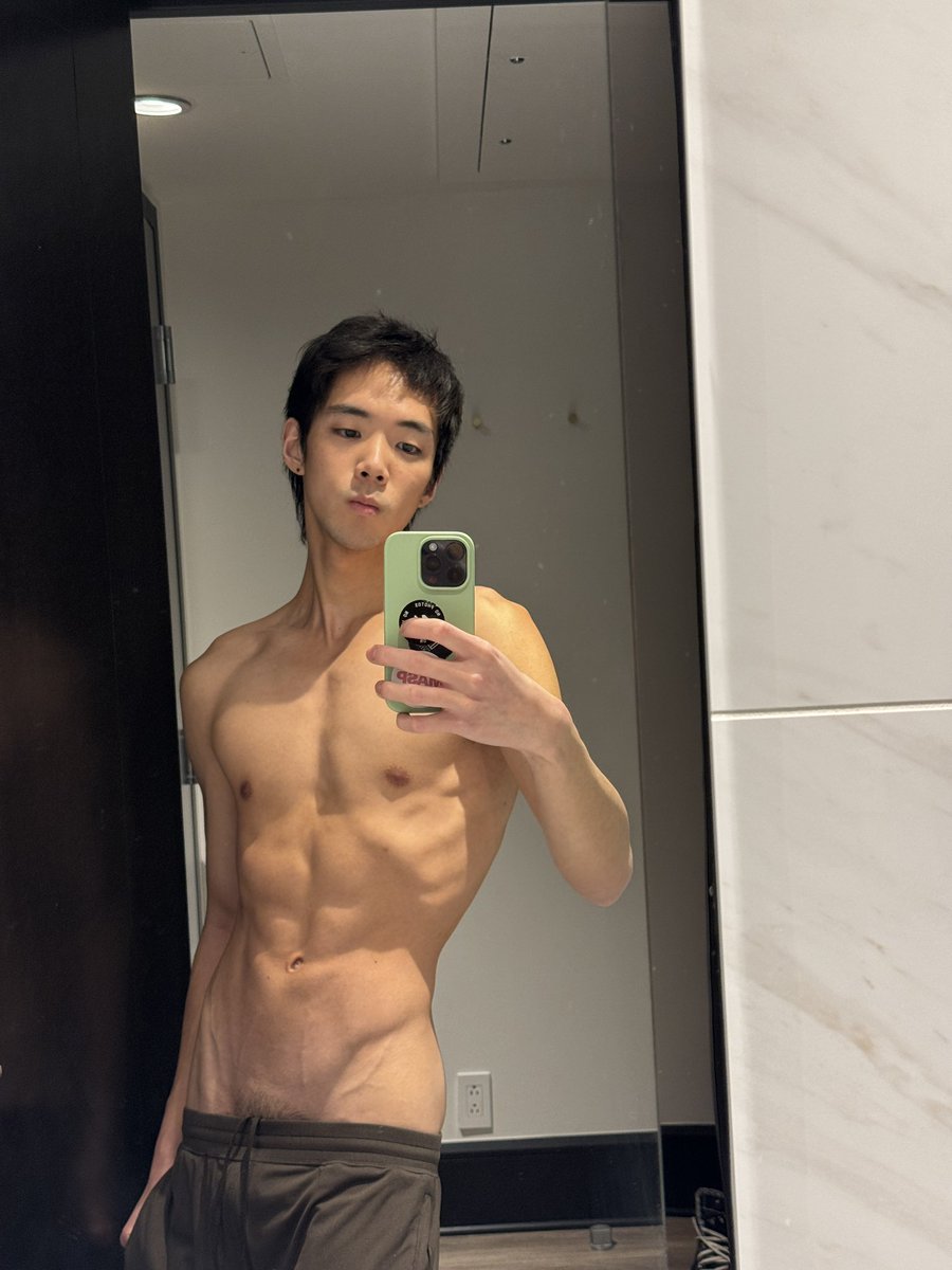 g4ykawakubo's tweet photo. Hotel lighting goated https://t.co/zLbJvJTBgu