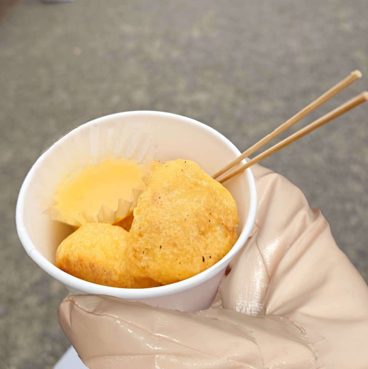 TheodorVonLerch's tweet photo. 髙田城址公園ノ桜 一気ニ咲イタネェー
ソシテ 花ヨリ団子ノ買イ食イ
上越名物 さめ料理ノヒトツなげっとト するめノ天ぷら
新潟ト言エバノぽっぽ焼キ https://t.co/pluSlev8dJ