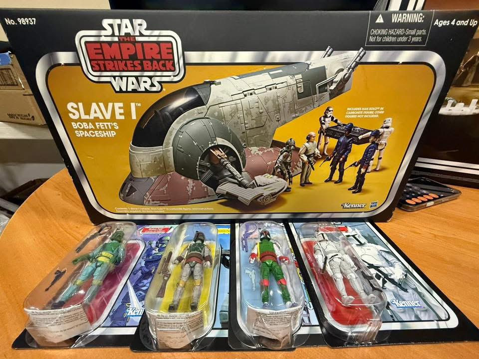 Ayúdanos , conoces fans de #Starwars #Coleccionistas etiquétalos 🙏🏻

Quedan 134 boletos de $200 pesos ayudemos a los niños con cáncer y con la suerte de la fuerza te ganes uno de estos 2 premios !!