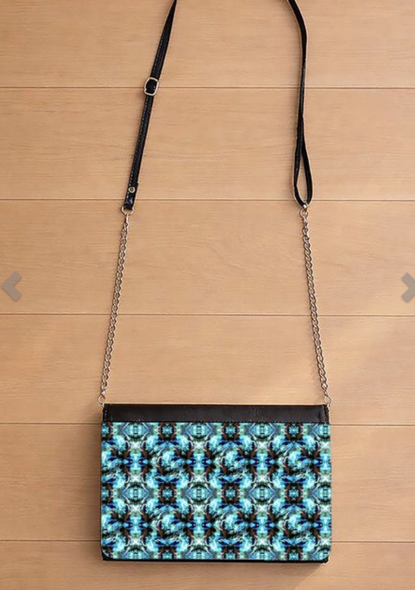CindyPODArtBlog's tweet image. legaleriste.com/en/camo-blue-i… #camo #purse
