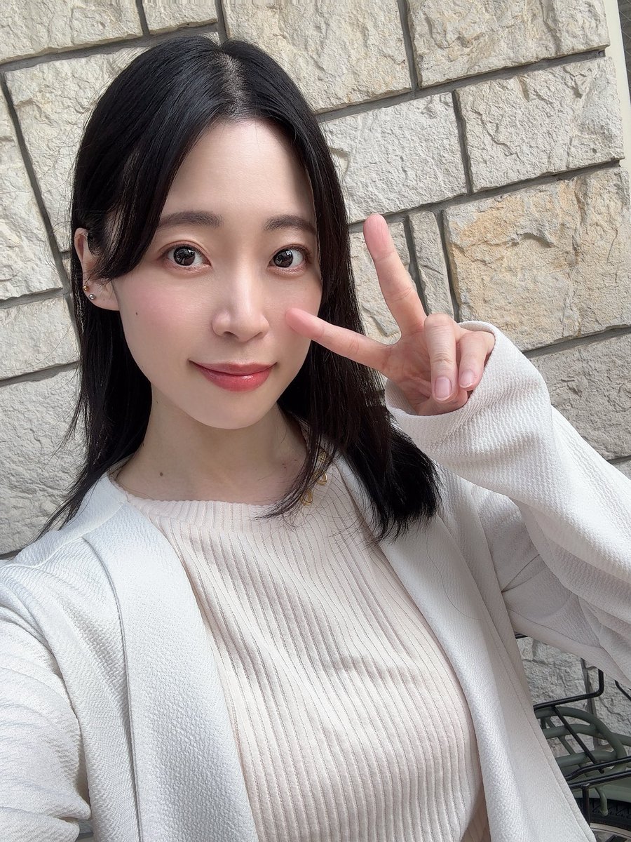 tacchi_minami's tweet photo. みなさんこんにちは🫧

久しぶりにメイクしたわたし☺︎

4月もよろしくね🌸 https://t.co/MTetlrWNHS