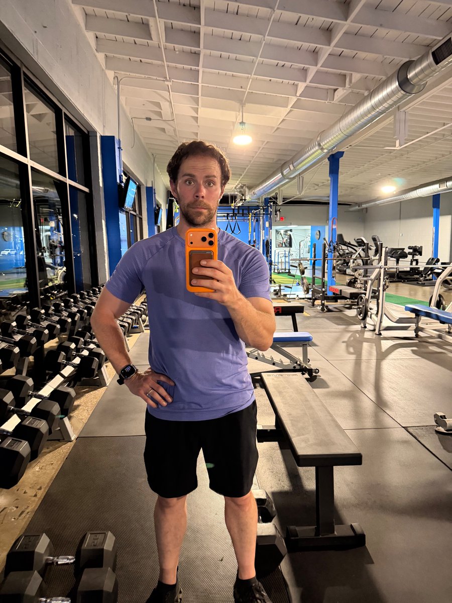 Chuck Bass tweet media