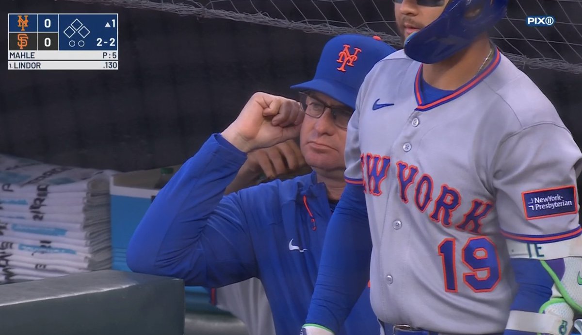 metsnewsletter's tweet photo. And he wore glasses to show that time had passed. https://t.co/mIFgq2aNhx