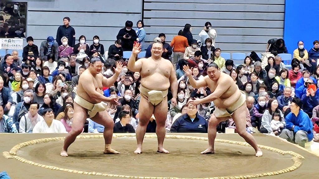 朝乃山センターで力士に質問のコーナーw 

#大相撲氷見場所