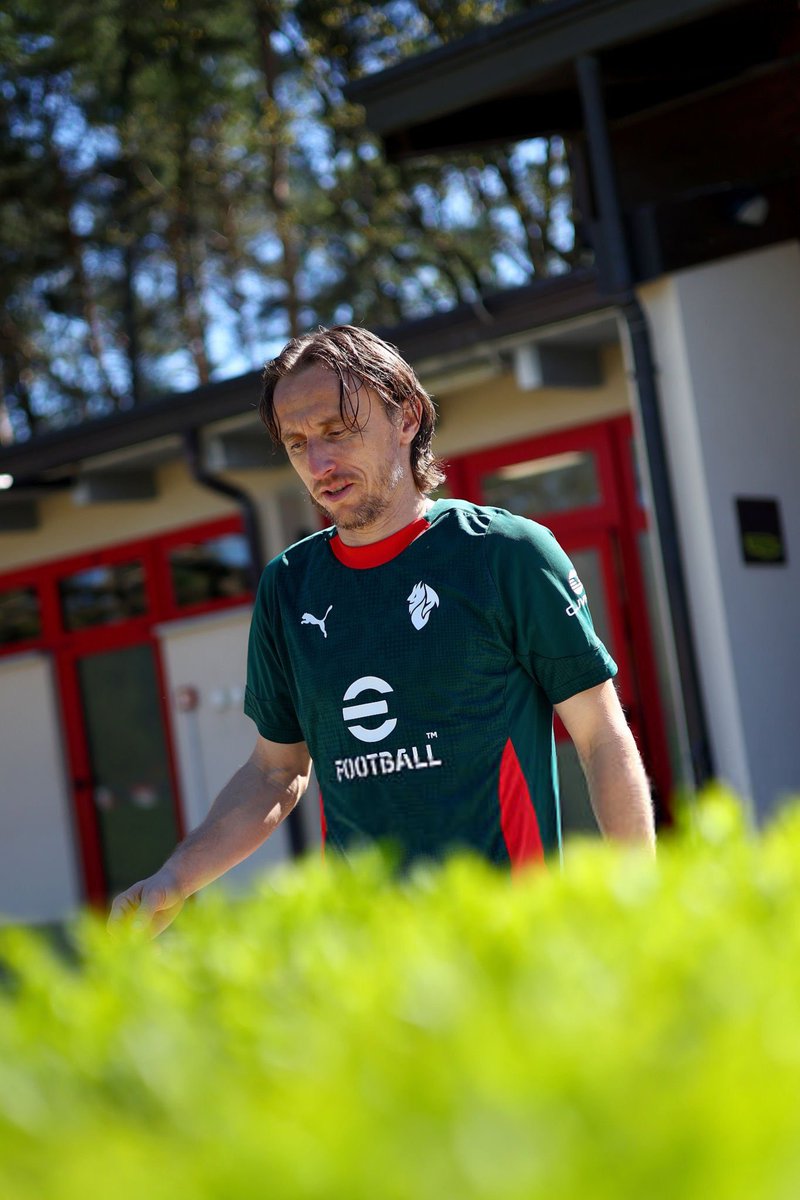 بـدر🇰🇼 tweet media