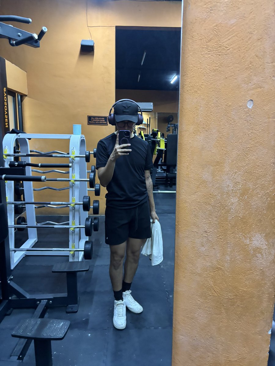 Midnight boy 🌙 tweet media