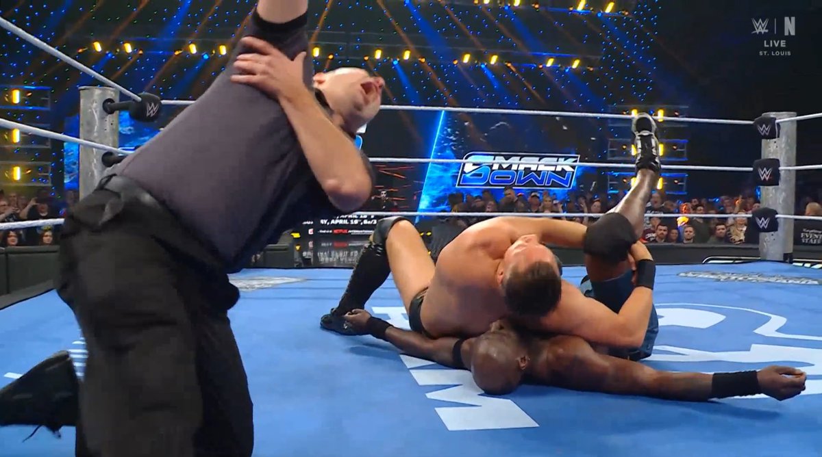 PraveVlogs tweet media