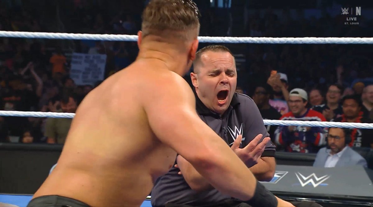 PraveVlogs tweet media