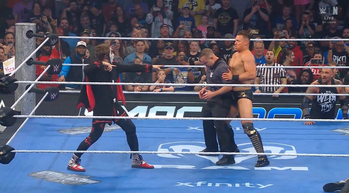 PraveVlogs tweet media