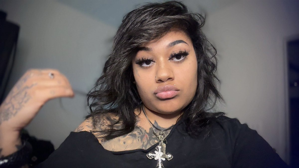 Rawr XD ~ Errrm hold my hand ૮꒰⸝⸝>  ̫ <⸝⸝꒱ა !!