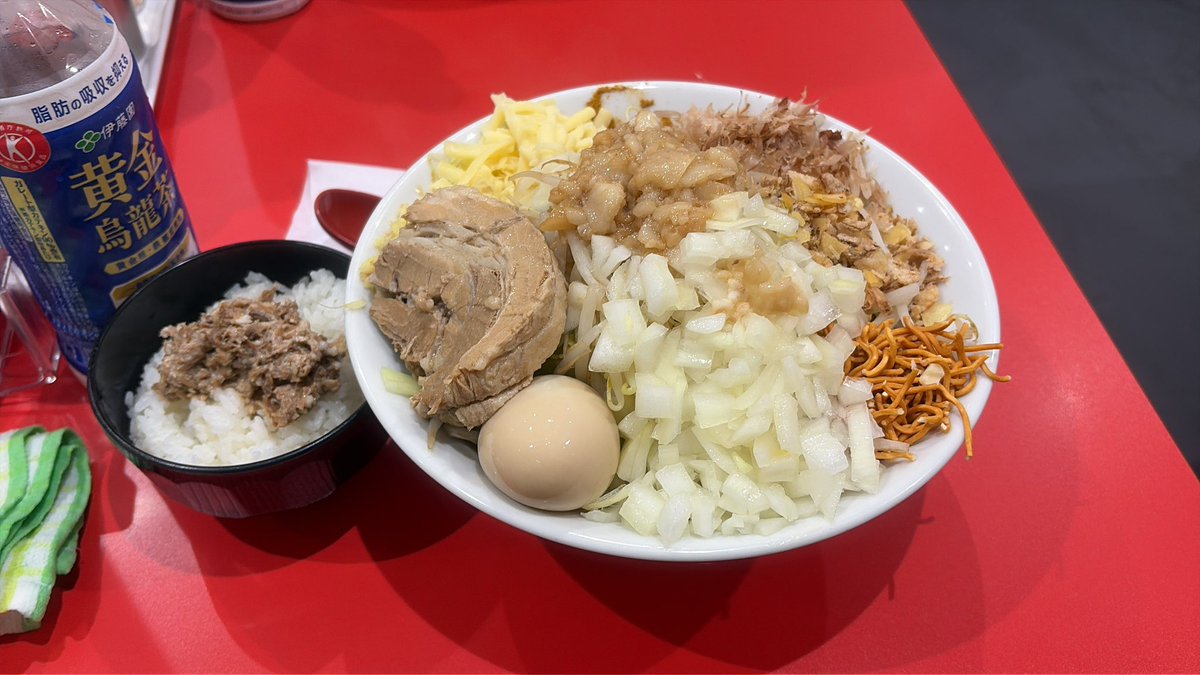 takaitac's tweet photo. 健康診断終わったので
ラーメンノックアウト花畑店
腹減ってたのでちょっとトッピング多め
相変わらず美味いなぁ〜
美味しかったです。
ご馳走様でした。 https://t.co/dbG8YSRIOU