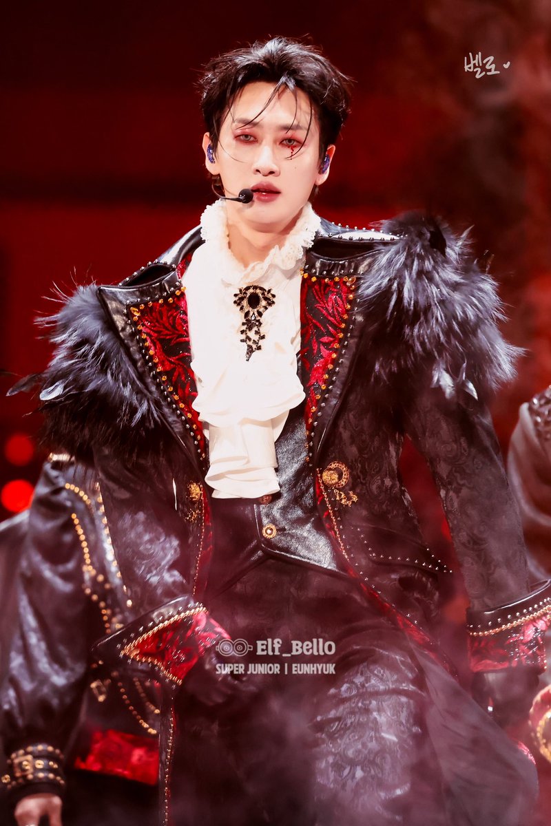 mmhj0404's tweet photo. 生きる芸術こと
SUPER JUNIOR ウニョクさん(40)
#HAPPY_EUNHYUK_DAY
#토끼나라_혁재의_생일파티 https://t.co/wBBla0DpE3