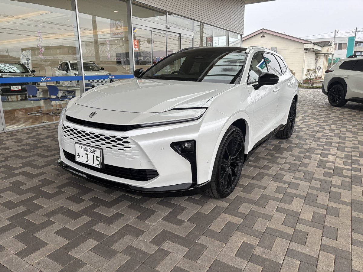 Shoot96EX's tweet photo. はい、ということで納車されました。
私の5代目愛車に就任されたのは…
新車クラウンエステートZ
クラウン70周年記念特別仕様車です。

今後とも私とクラウンをよろしくお願いします。 https://t.co/e201LbqMYC