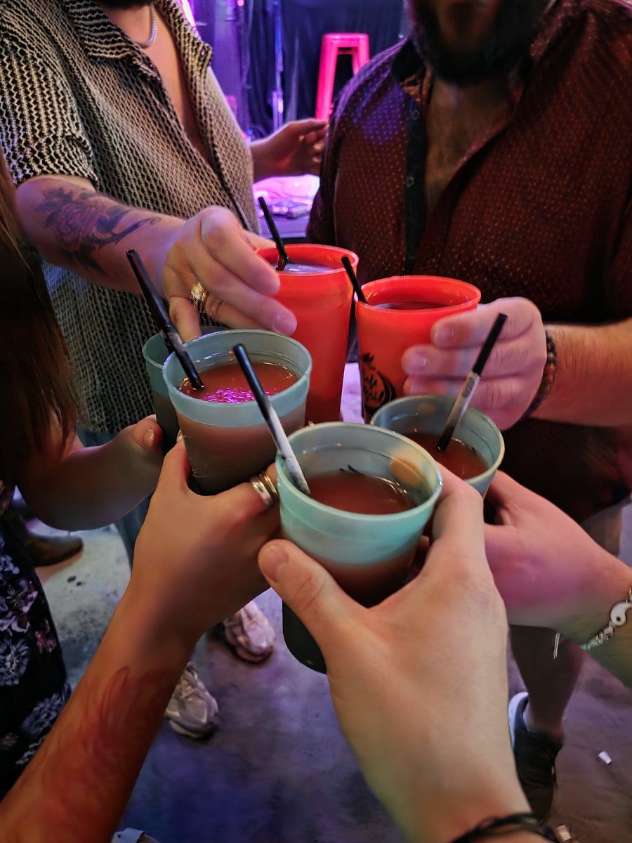JWolfsky's tweet image. Hurricanes for scatterbrains 🫠 @ItsNyaaack #NOLA