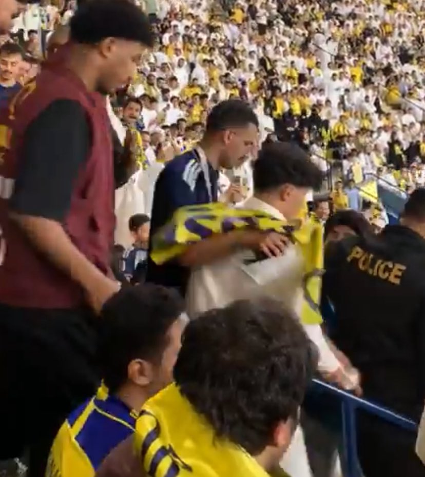 دالـيا. tweet media