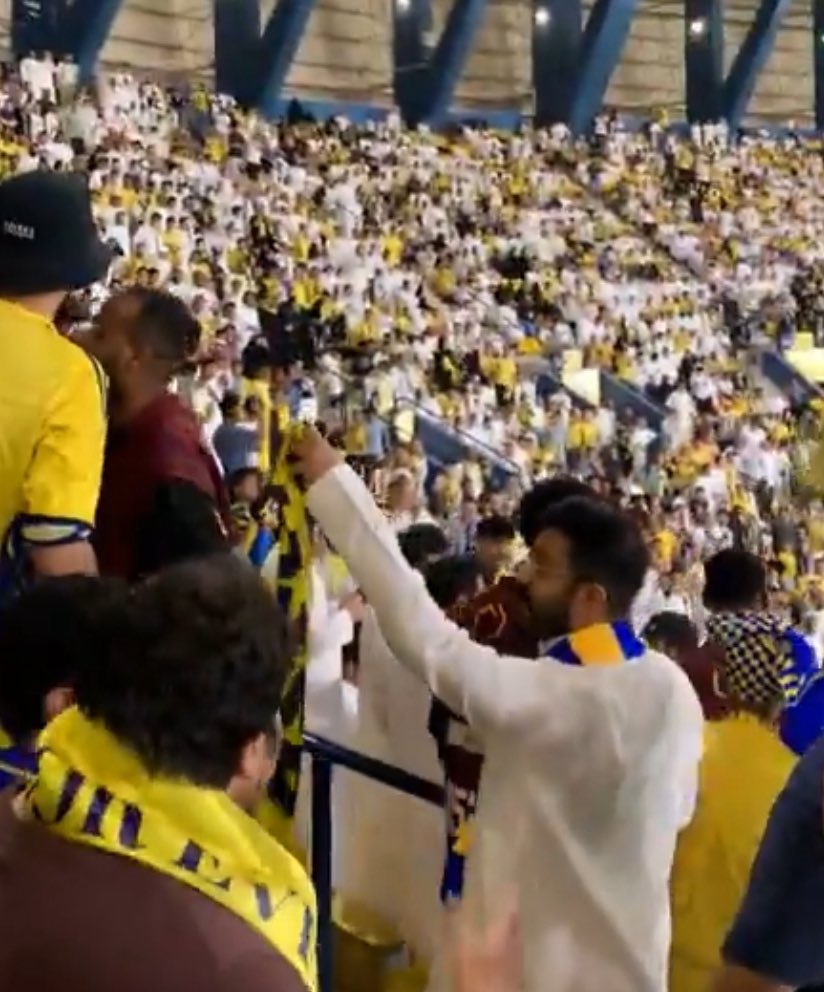 دالـيا. tweet media