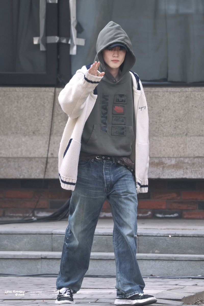 ๐๐ญ๐ซ๐๐ฐ๐๐๐ซ๐ซ๐ฒ๐๐ก๐๐๐ฌ๐. tweet media