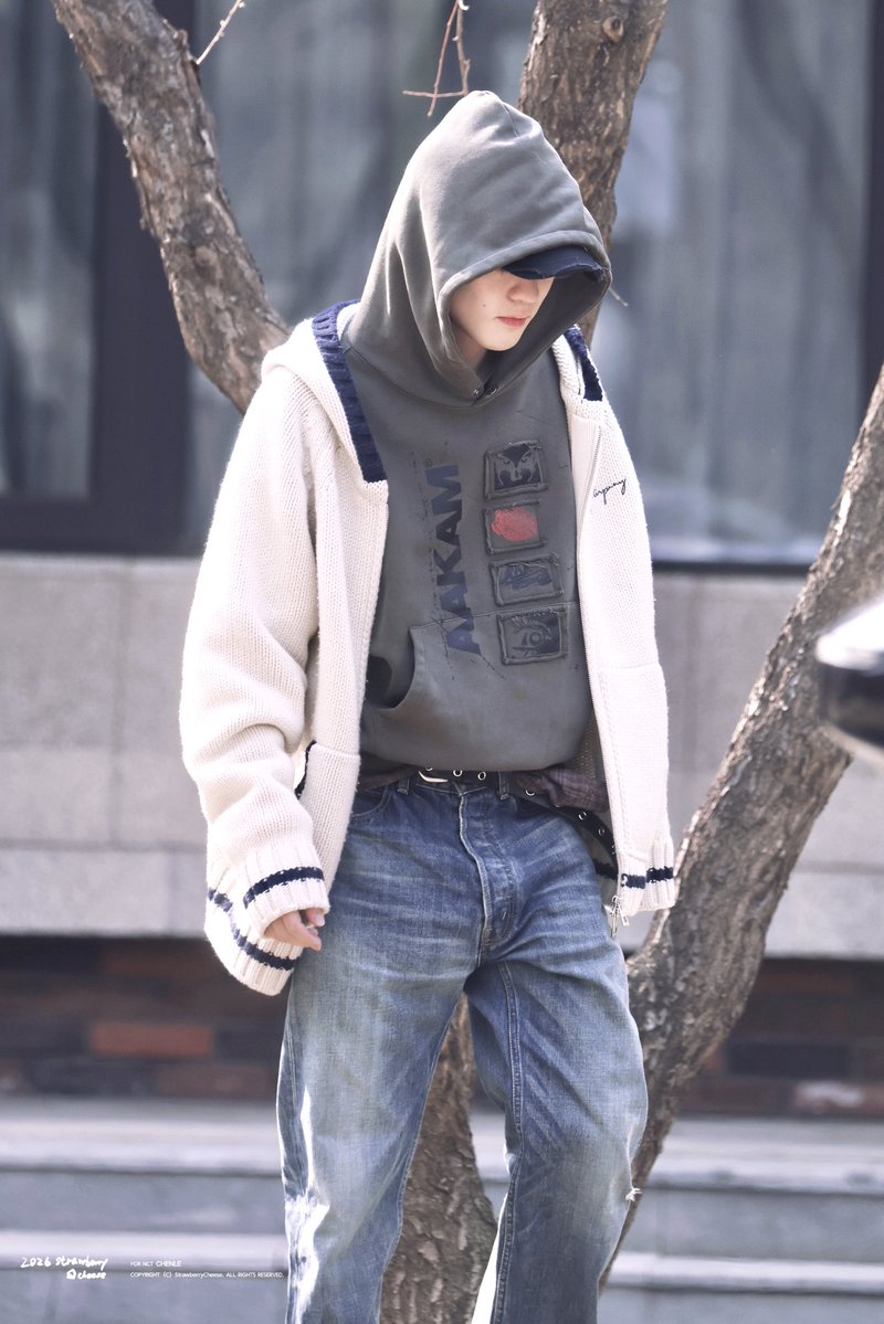 ๐๐ญ๐ซ๐๐ฐ๐๐๐ซ๐ซ๐ฒ๐๐ก๐๐๐ฌ๐. tweet media