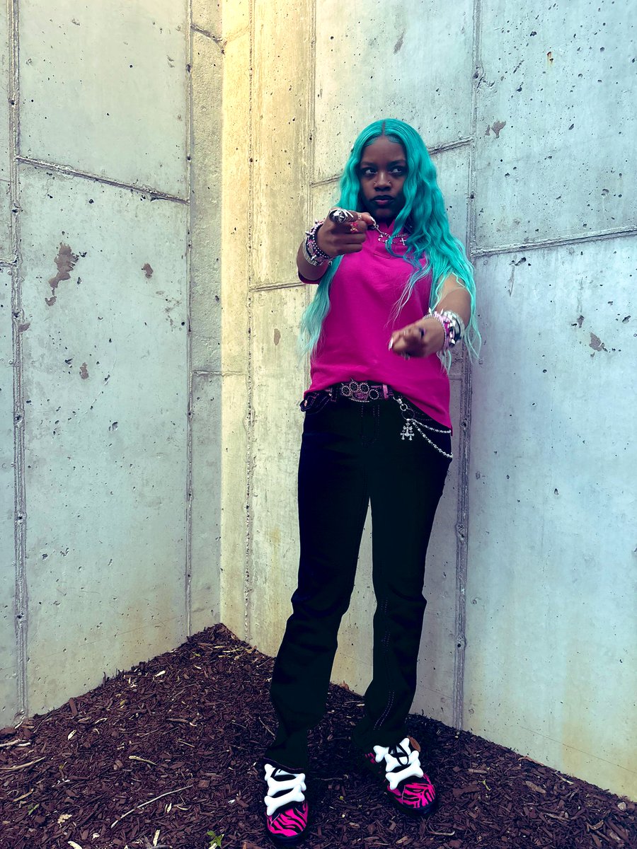 TT ♈︎ tweet media