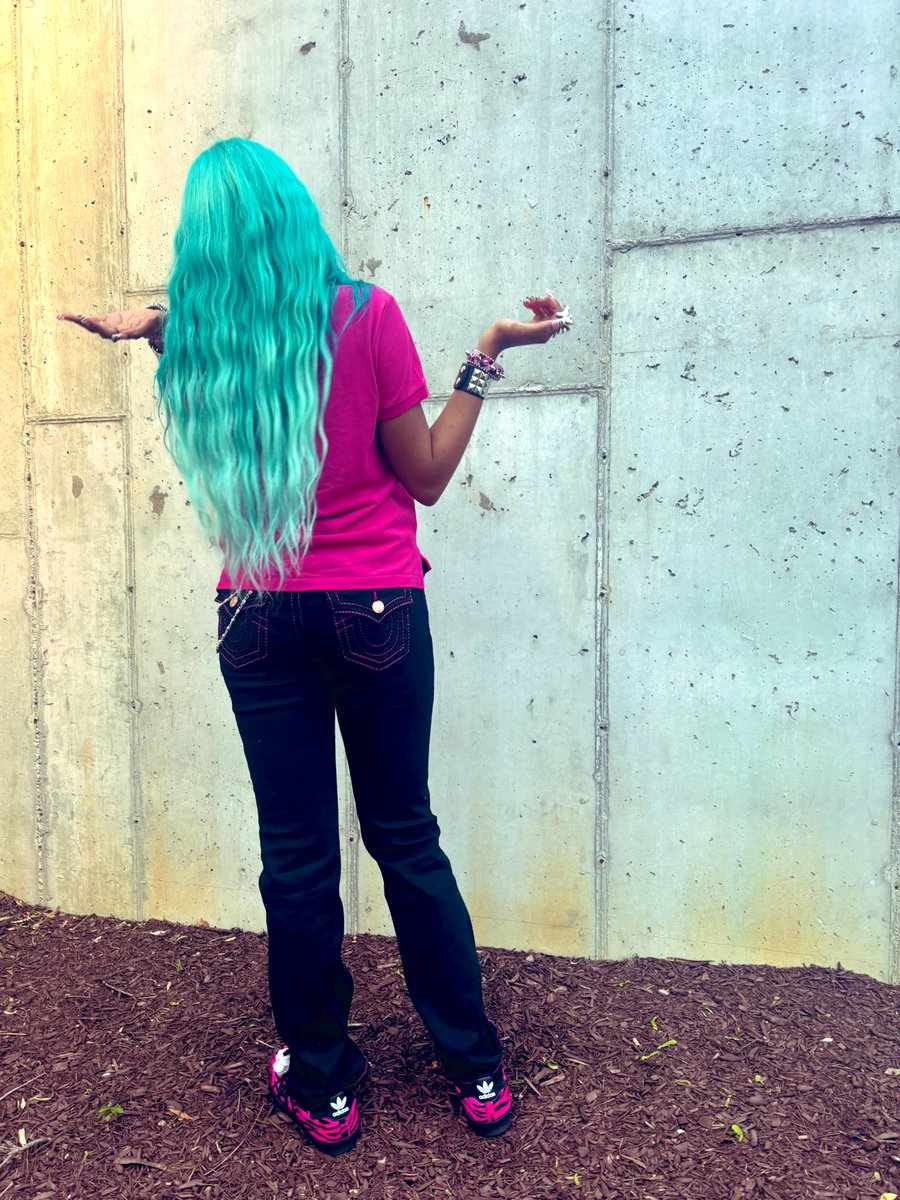 TT ♈︎ tweet media