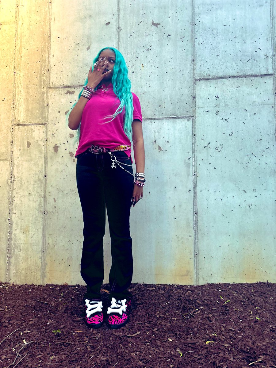 TT ♈︎ tweet media