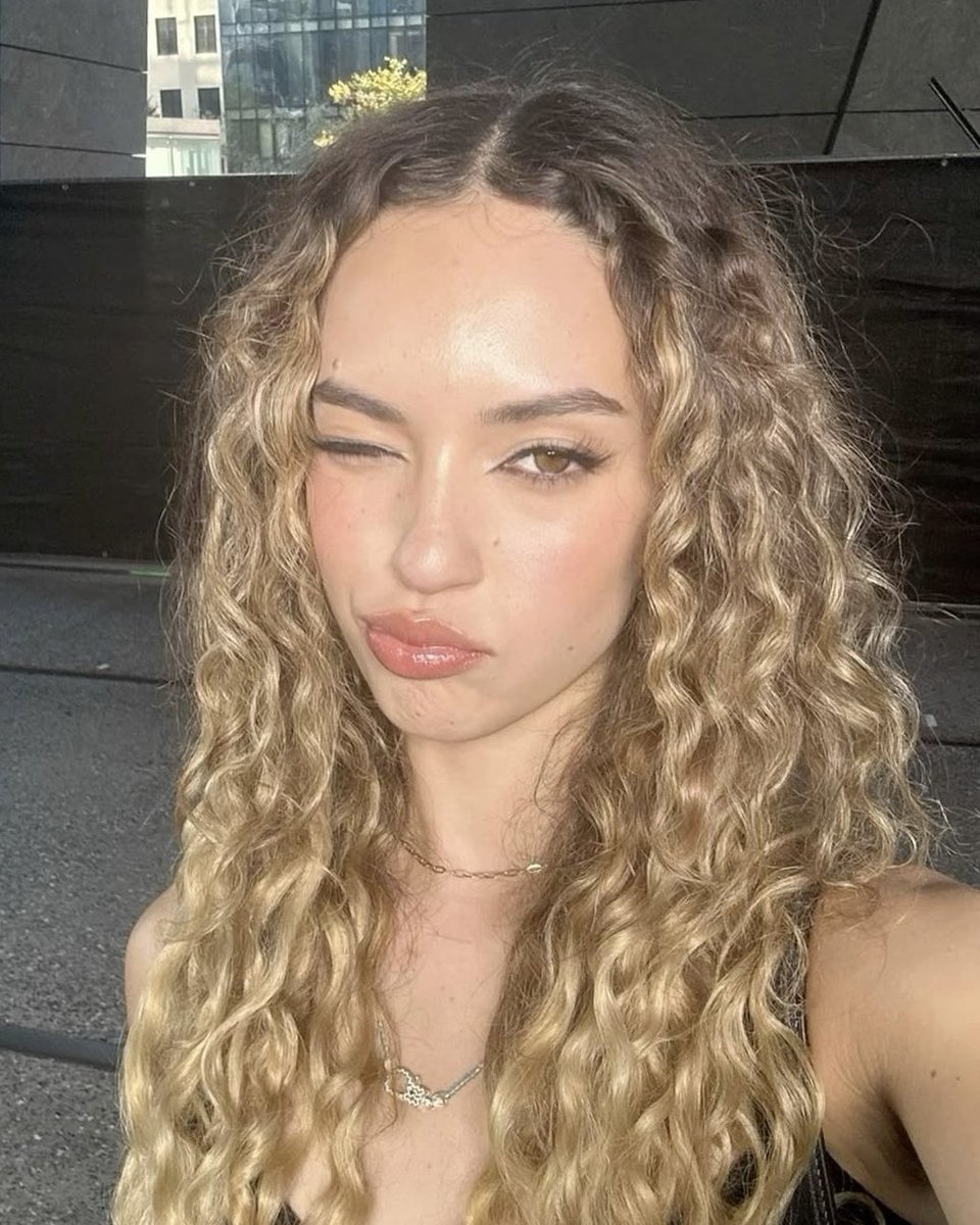 rina is mourning katseye tweet media