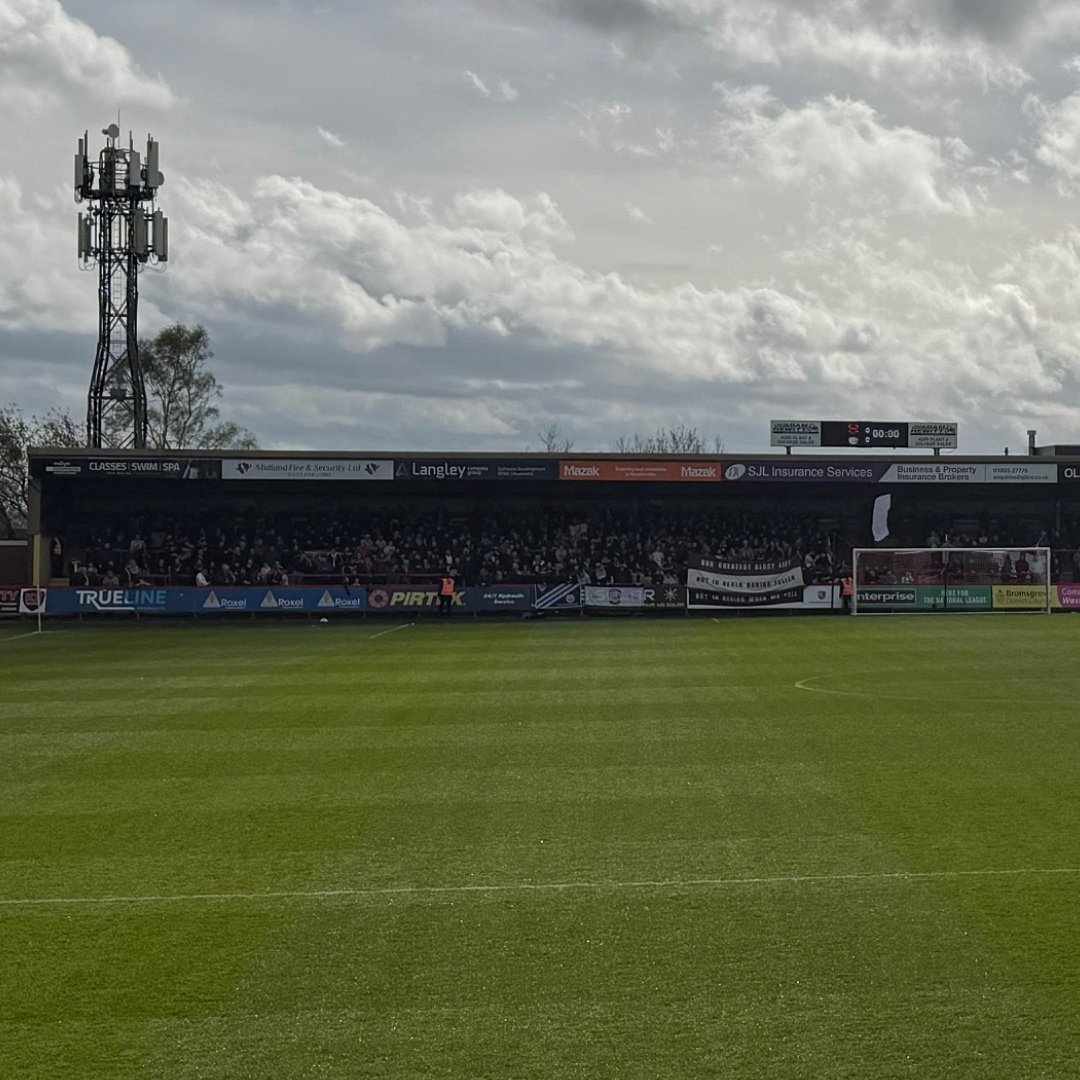 mattyrowe__'s tweet photo. This fanbase deserves so much more... to take that following yesterday in the situation we are in is ridiculous really. 

The flag held up at KO says it all - "Our greatest glory lies not in never having fallen, but in rising when we fall". https://t.co/7LUPwZ23aJ